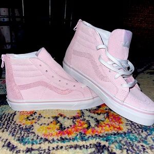 Big Girl’s pink high top Vans size 3